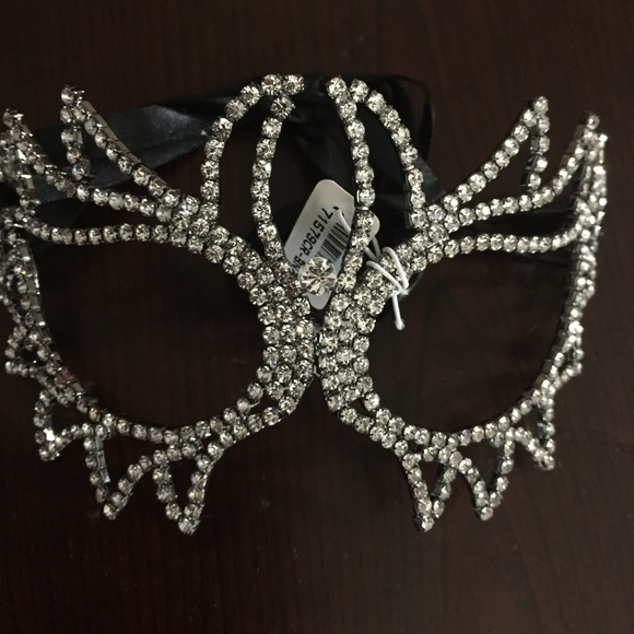 Crystal Rhinestone Royal Venetian Cat Eye … - Picture 1 of 4